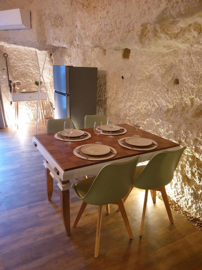 La Grotte Du Bonheur Apartment Cangey Exterior foto