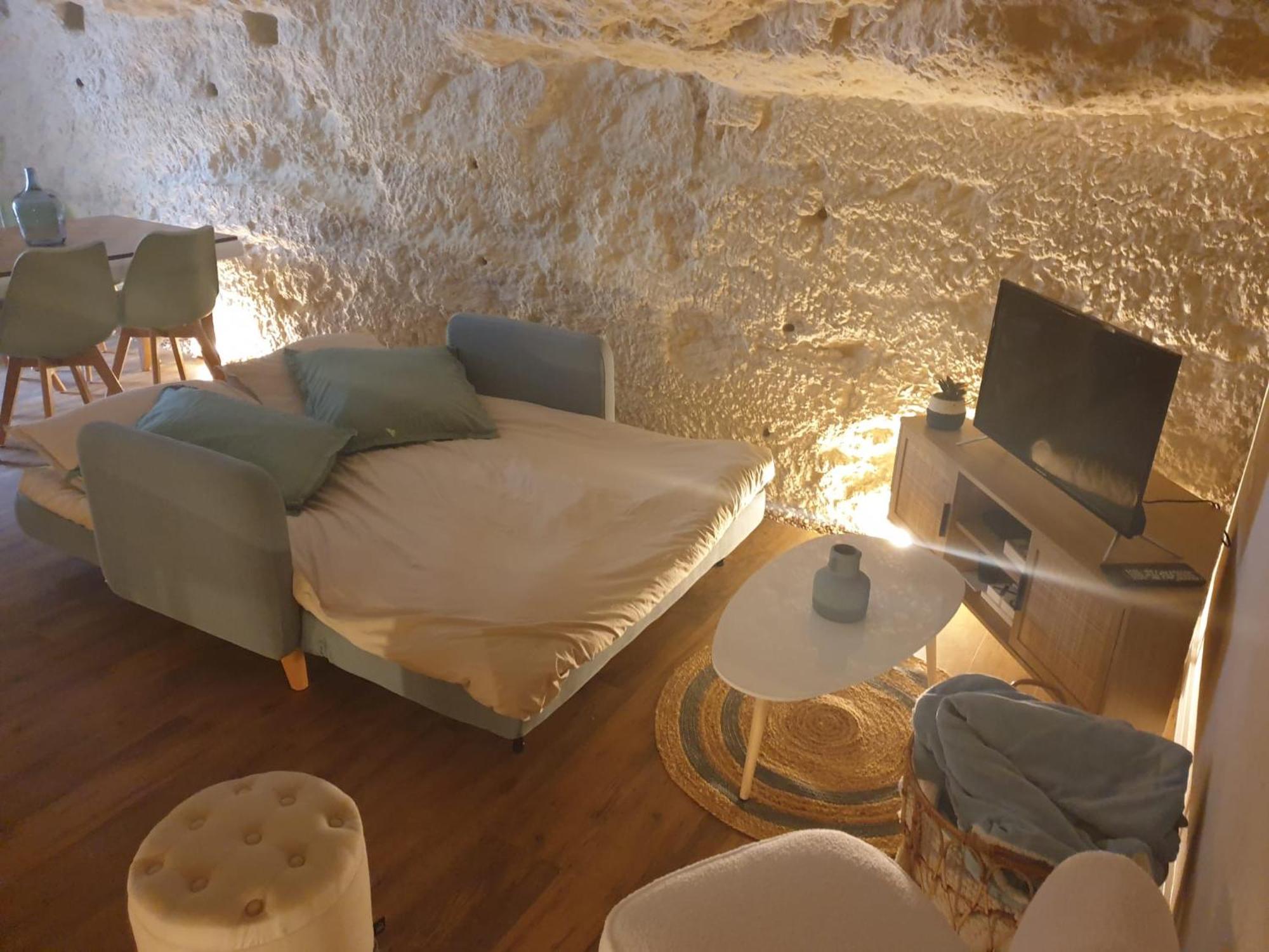 La Grotte Du Bonheur Apartment Cangey Exterior foto